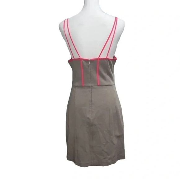 NWT TRINA TURK Yvette Dress Gray and Pink Sleeveless Size 8 - Picture 7 of 7